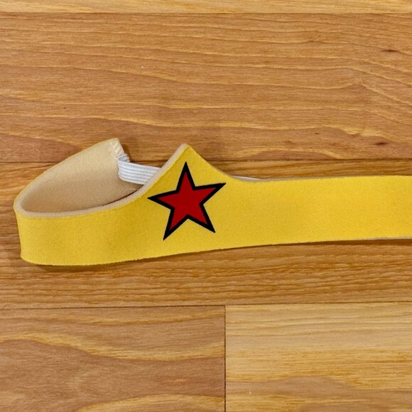 Wonder Woman T-Shirt with Cape and Headband - Picture 6 of 7